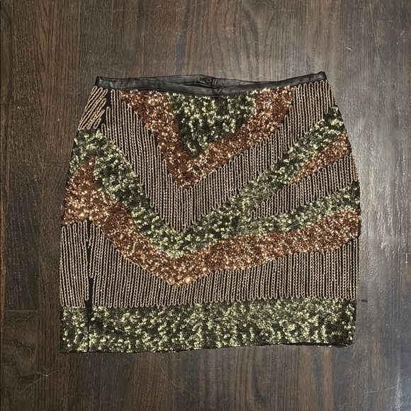 NWOT H&M Rose Gold and Green Sequin Embellished Skirt - Picture 1 of 3